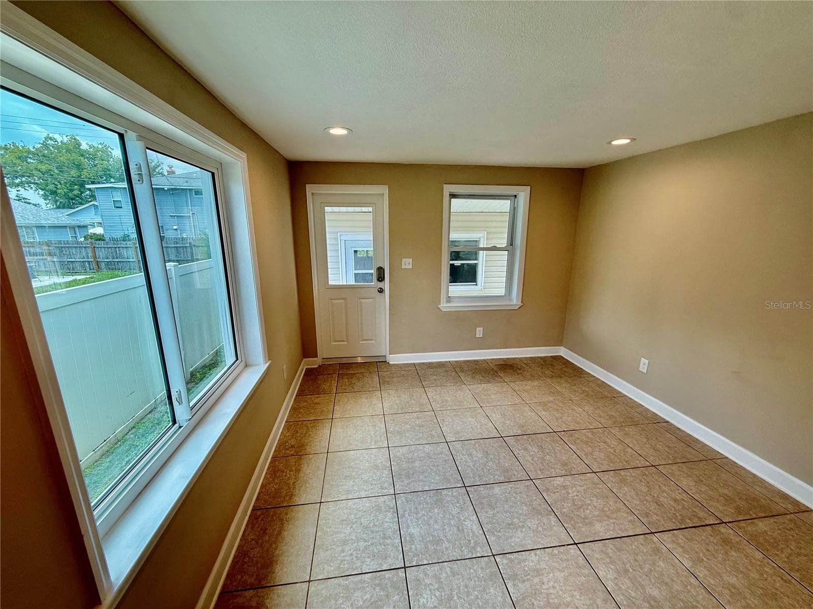 Family room - 408 PRINCESS ST, CLEARWATER