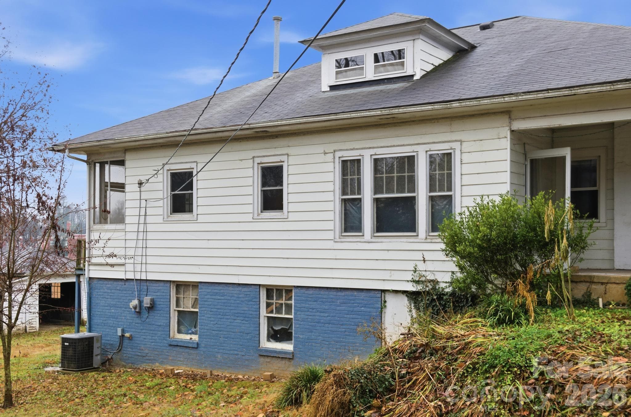 Single Family Residence at 1011 Ashe Avenue NW, Lenoir, photo 27 of 41