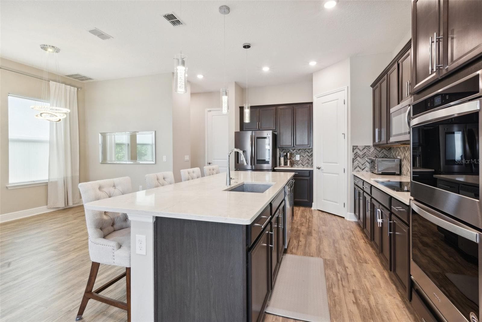 Single Family Residence at 2273 STANDING ROCK CIR, OAKLAND, photo 8 of 26