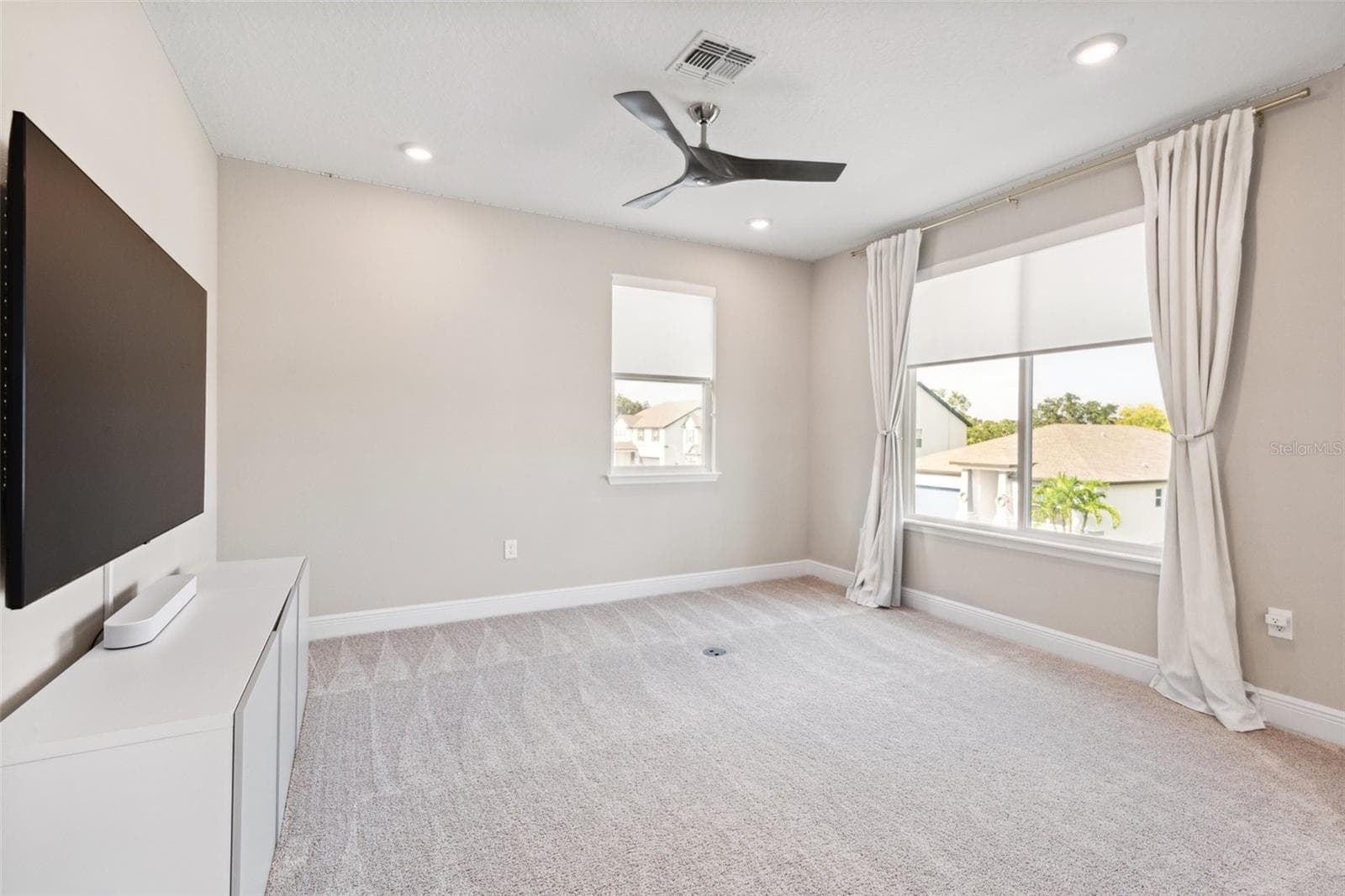 Single Family Residence at 2273 STANDING ROCK CIR, OAKLAND, photo 13 of 26