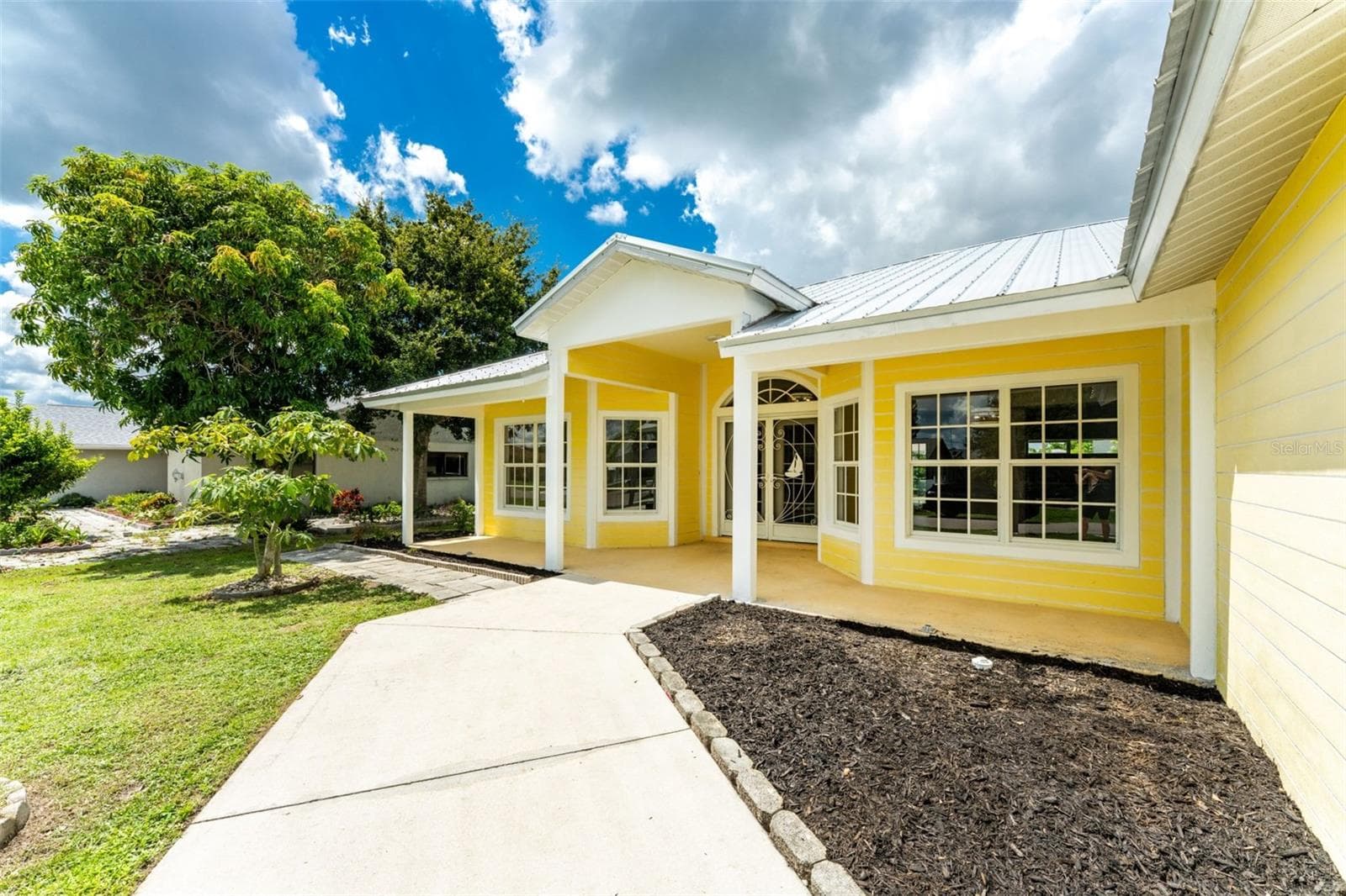 Single Family Residence at 2169 PAGODA LN, PUNTA GORDA, photo 3 of 37