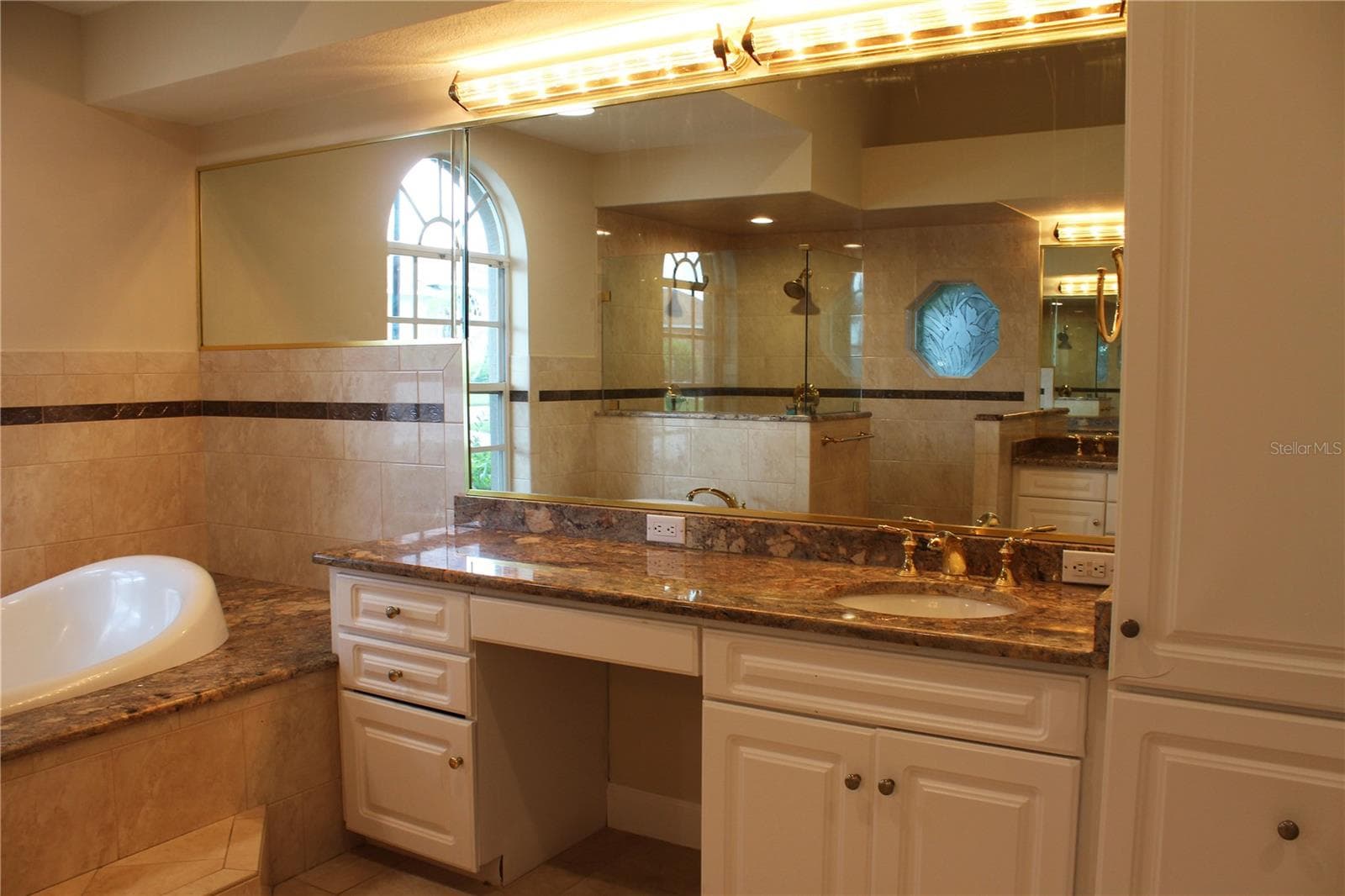 Master bath - 850 HANOVER WAY, LAKELAND