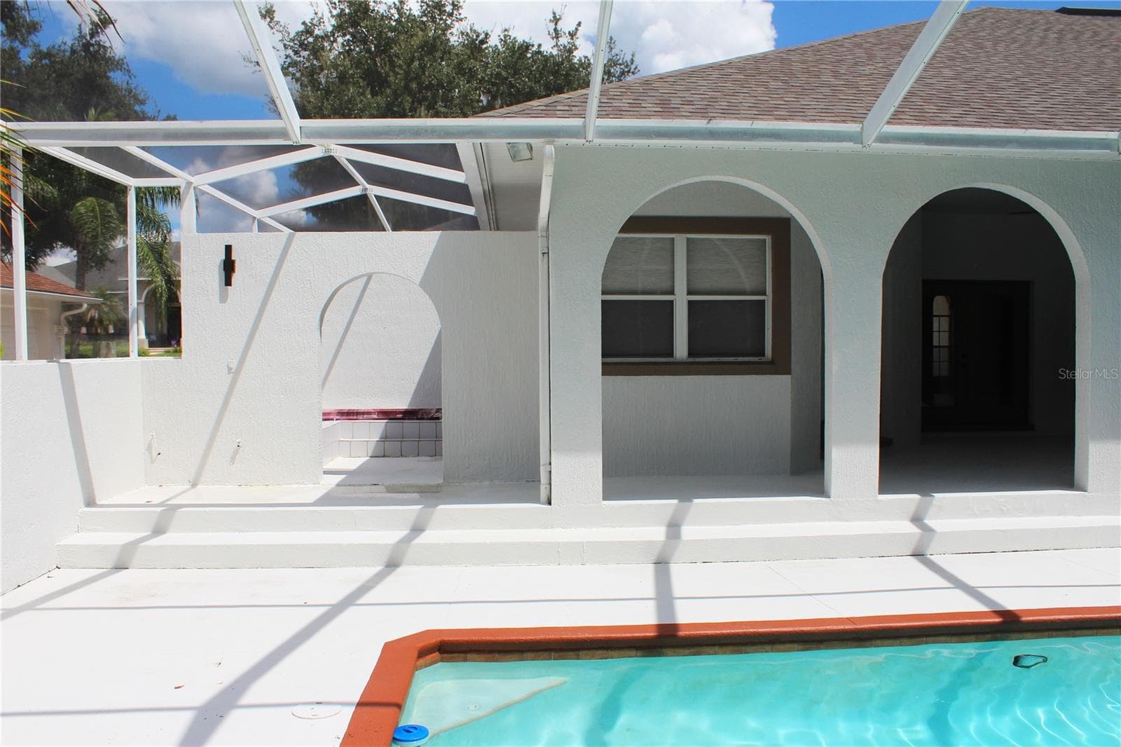 Pool deck & hot tub - 850 HANOVER WAY, LAKELAND