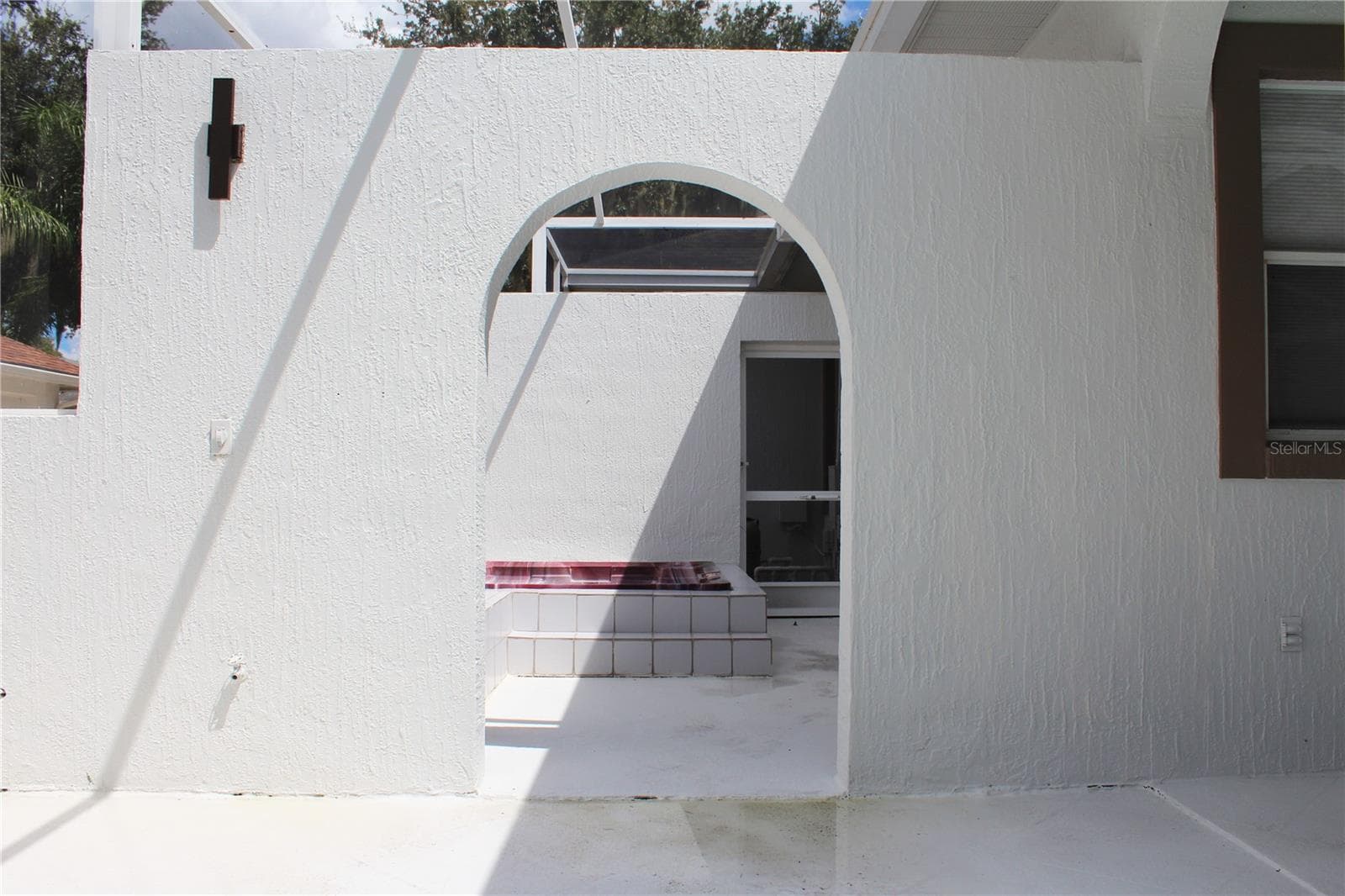 Hot tub - 850 HANOVER WAY, LAKELAND