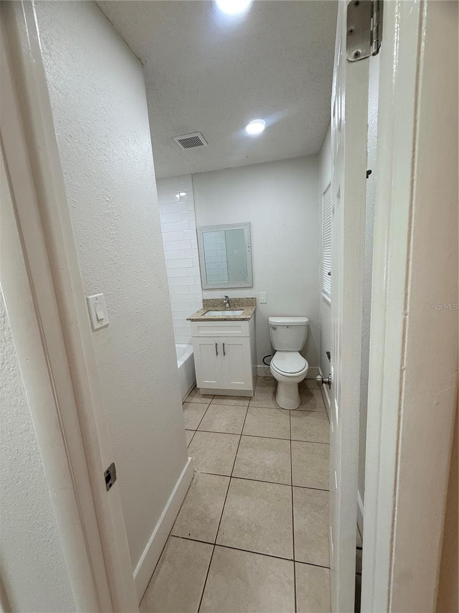 Half Duplex at 10123 N 11TH ST #B, TAMPA, photo 15 of 25