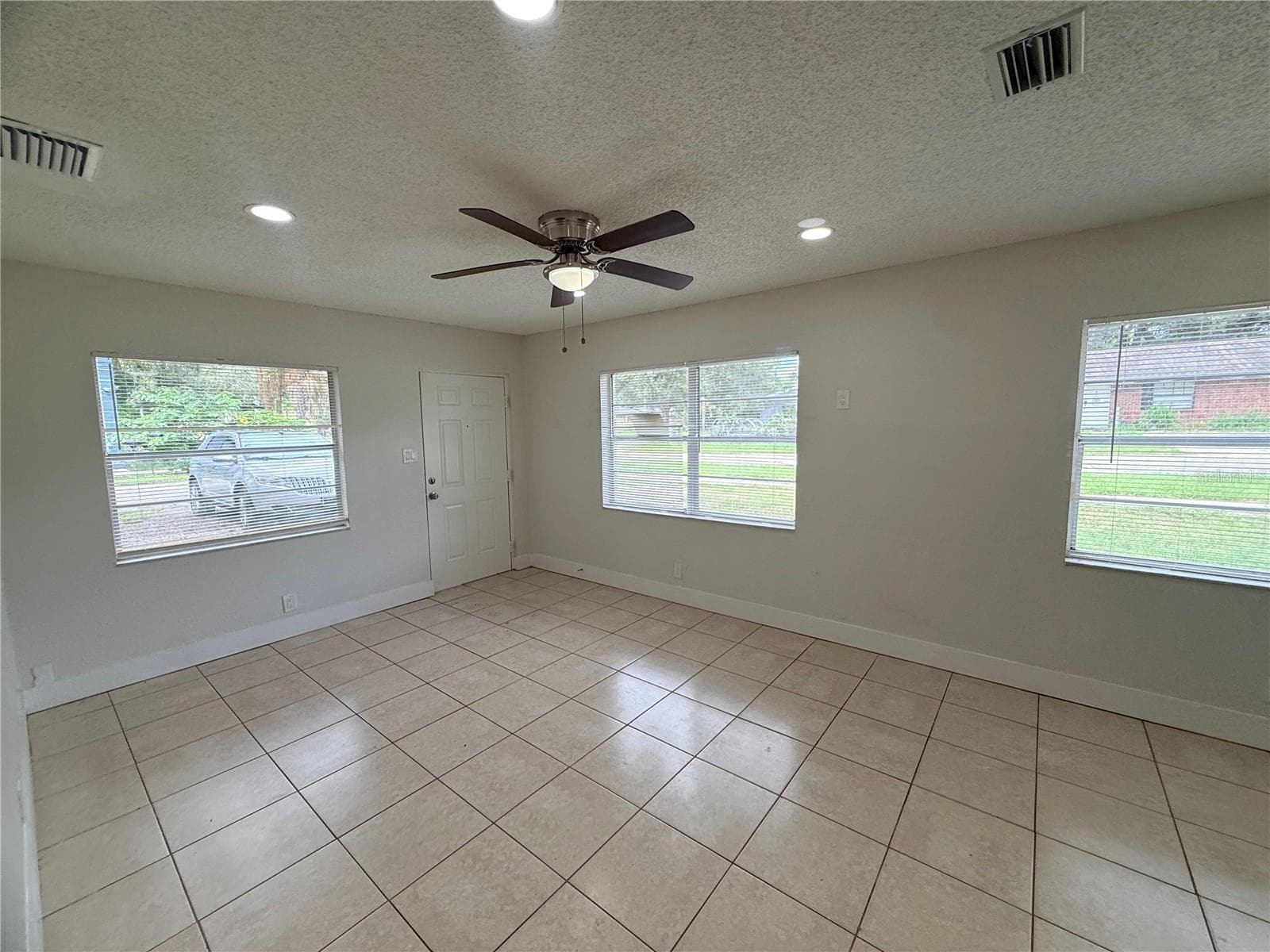 Half Duplex at 10123 N 11TH ST #B, TAMPA, photo 20 of 25