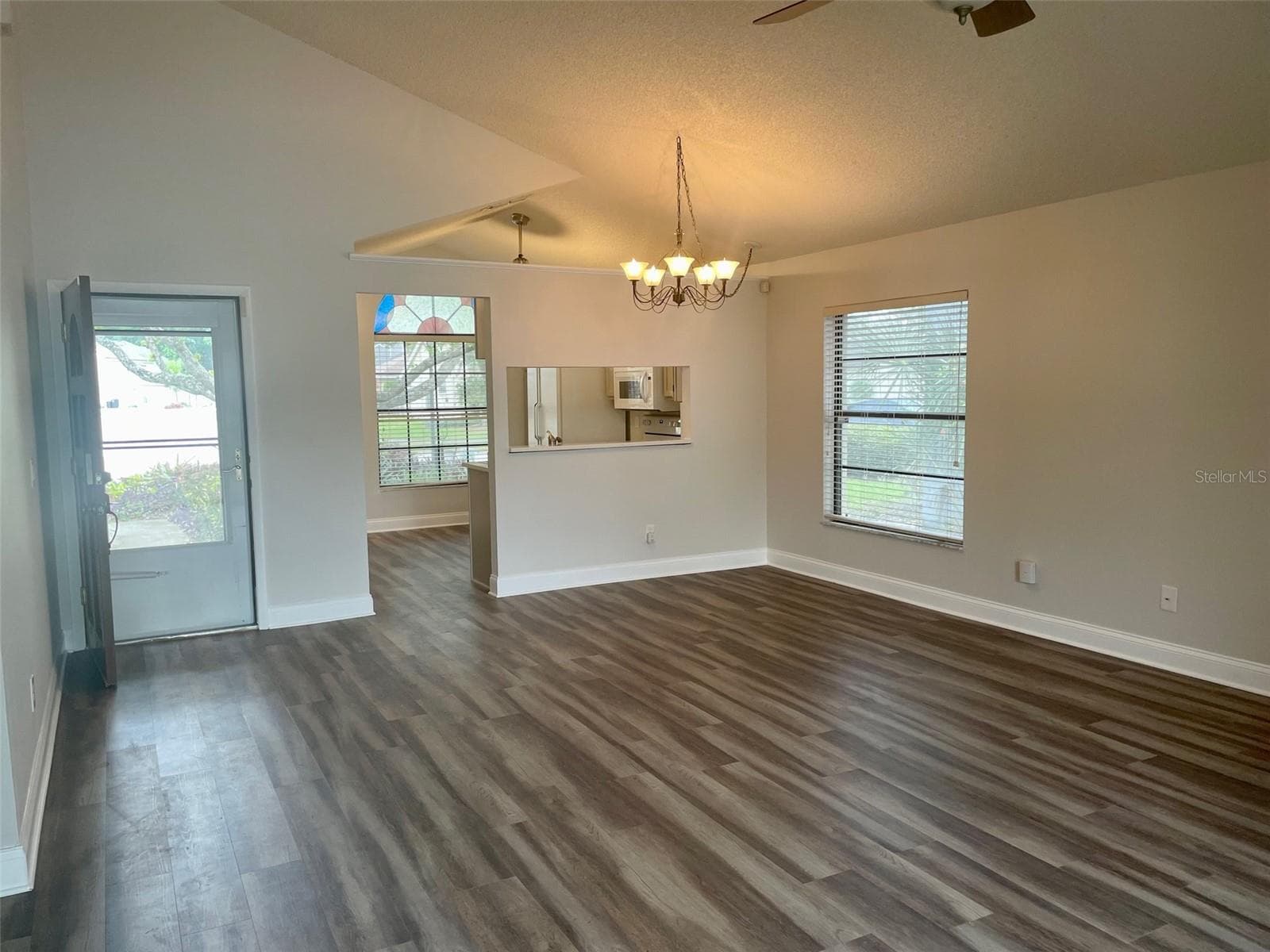 Single Family Residence at 878 E CHARING CROSS CIR, LAKE MARY, photo 9 of 40