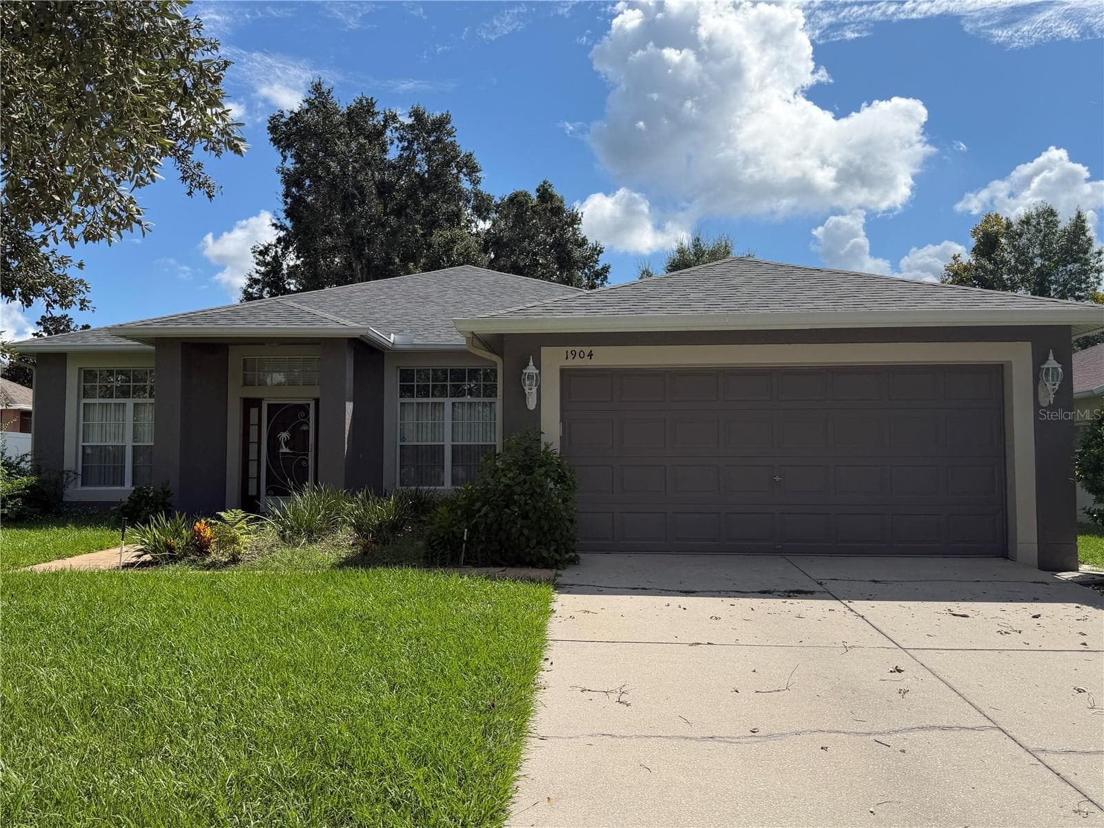1904 SAMANTHA LN