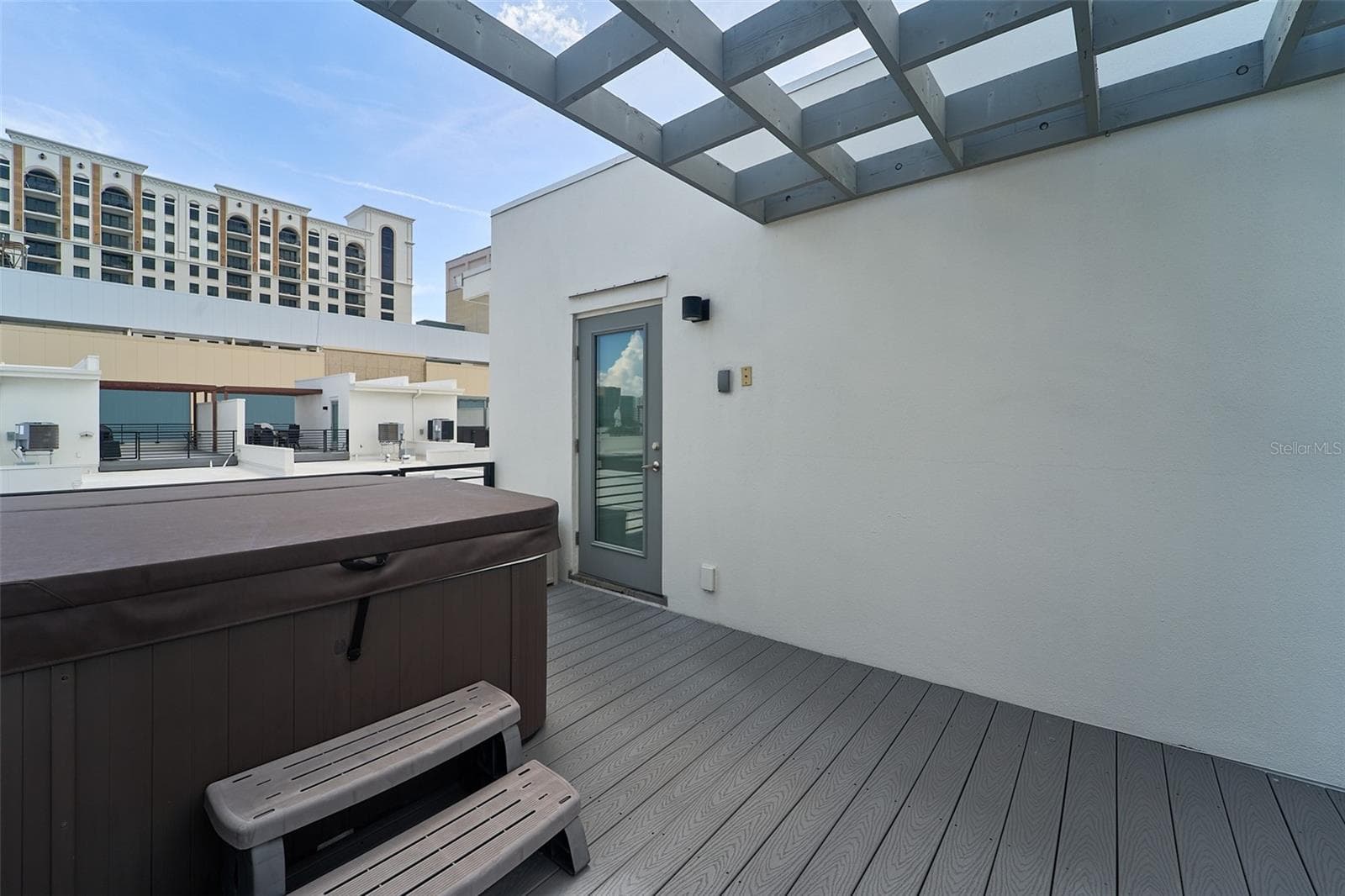 hot tub - 136 8TH ST N, ST PETERSBURG