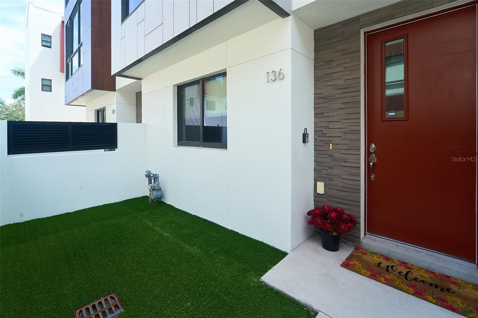 front entry - 136 8TH ST N, ST PETERSBURG