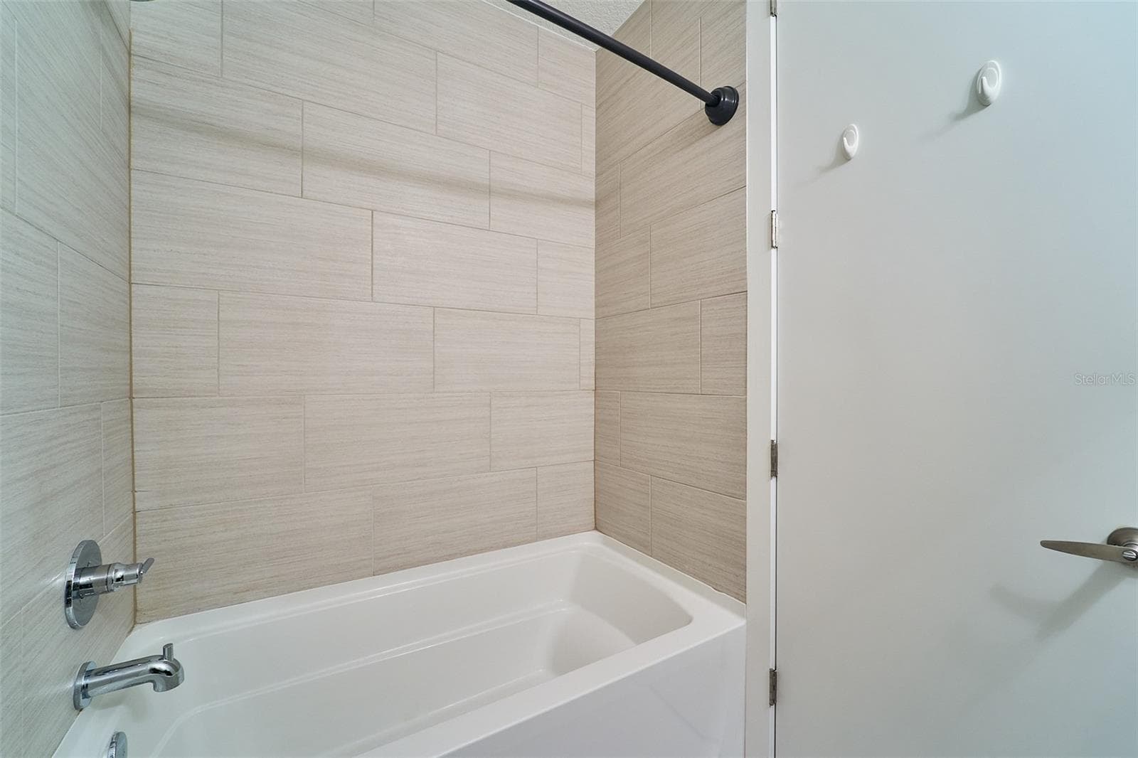 1st floor bathroom - 136 8TH ST N, ST PETERSBURG