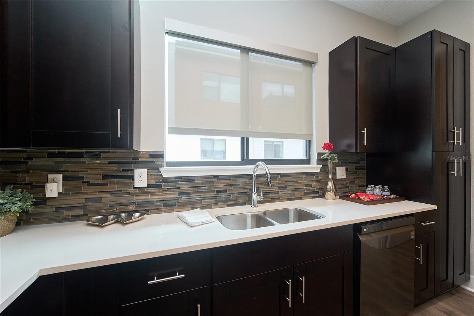 kitchen with natural light - 136 8TH ST N, ST PETERSBURG