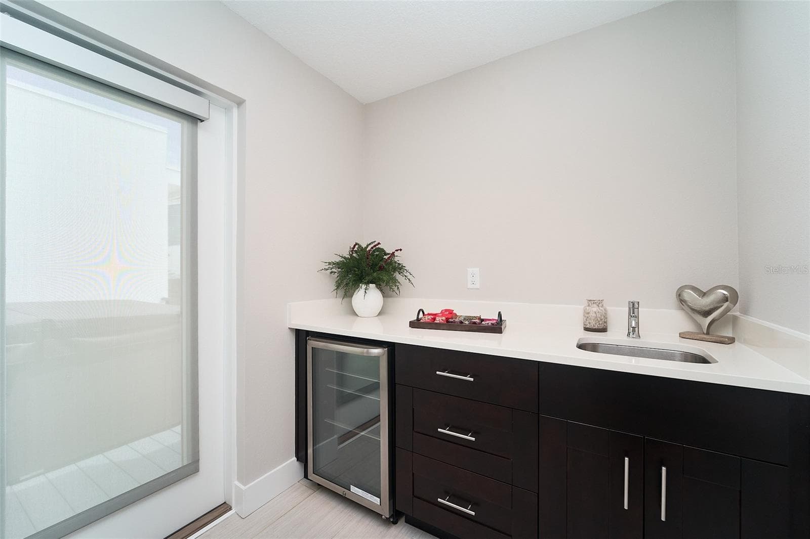 4th floor wet bar - 136 8TH ST N, ST PETERSBURG