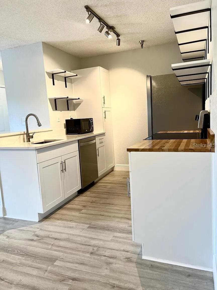 Condominium at 10263 GANDY BLVD N #311, ST PETERSBURG, photo 5 of 43