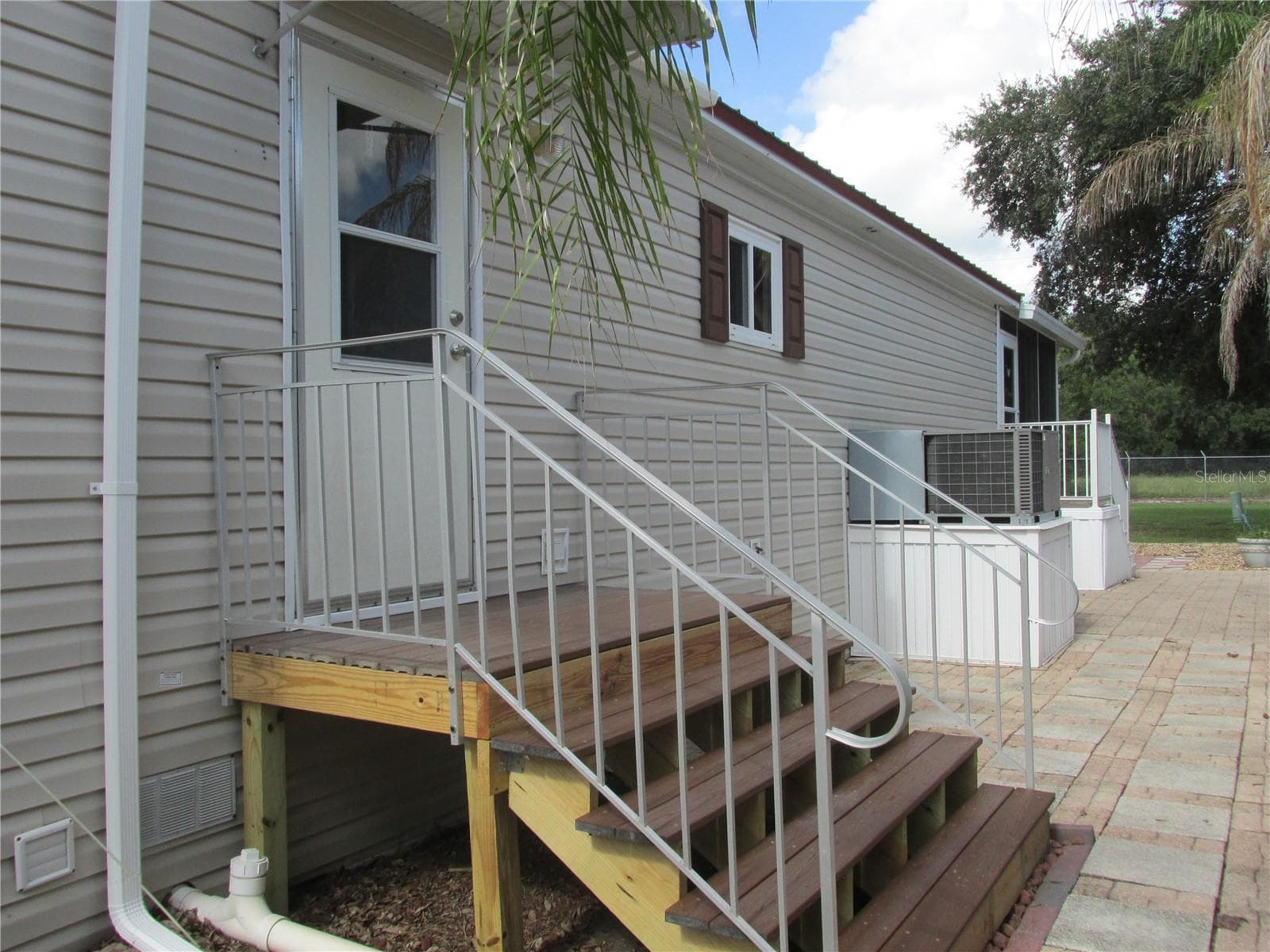 Manufactured Home at 54 SADDLEBAG TRL, LAKE WALES, photo 2 of 39