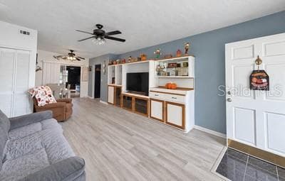 Living room - 254 WERTZ DR, LARGO