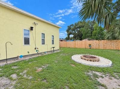 Backyard with fire pit - 254 WERTZ DR, LARGO