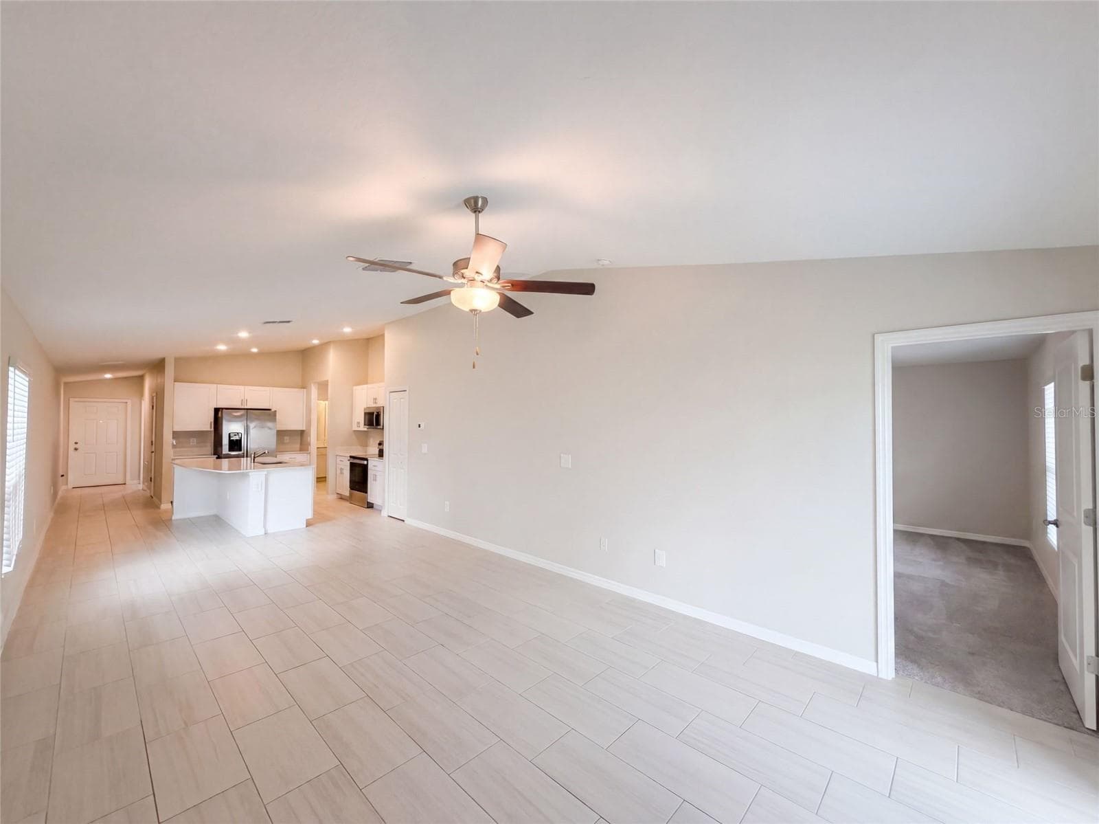Single Family Residence at 3513 RADIANT MOUNTAIN DR, PLANT CITY, photo 5 of 17