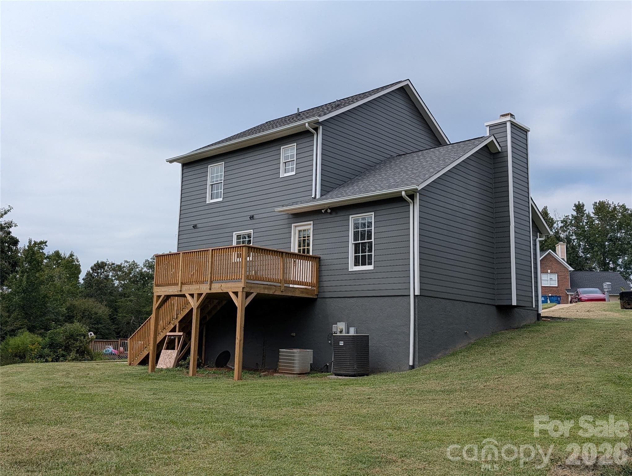 Single Family Residence at 5519 Winding Oak Drive, Hickory, photo 7 of 31