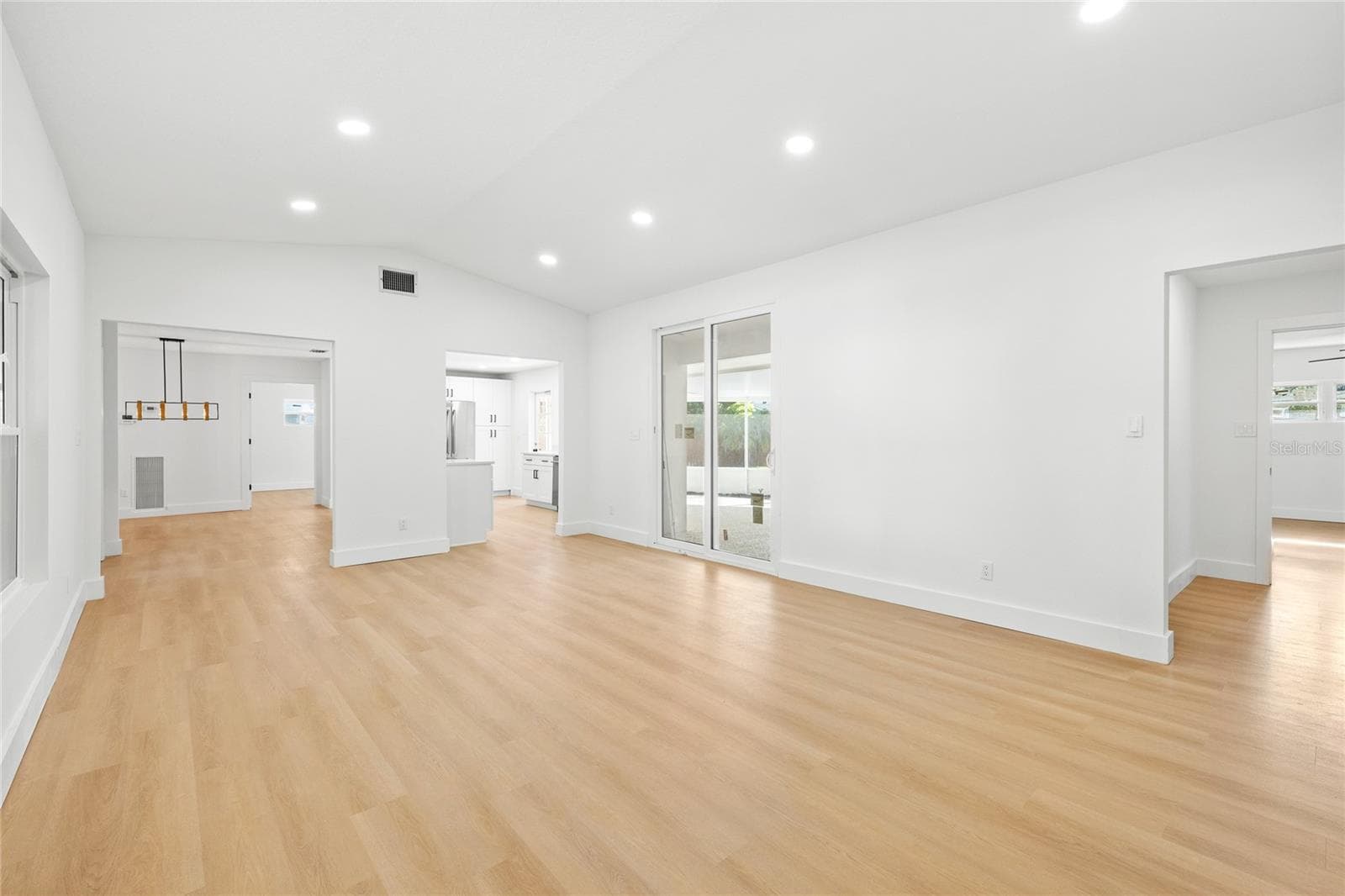 Single Family Residence at 618 BLAIRSHIRE CIR, WINTER PARK, photo 11 of 64