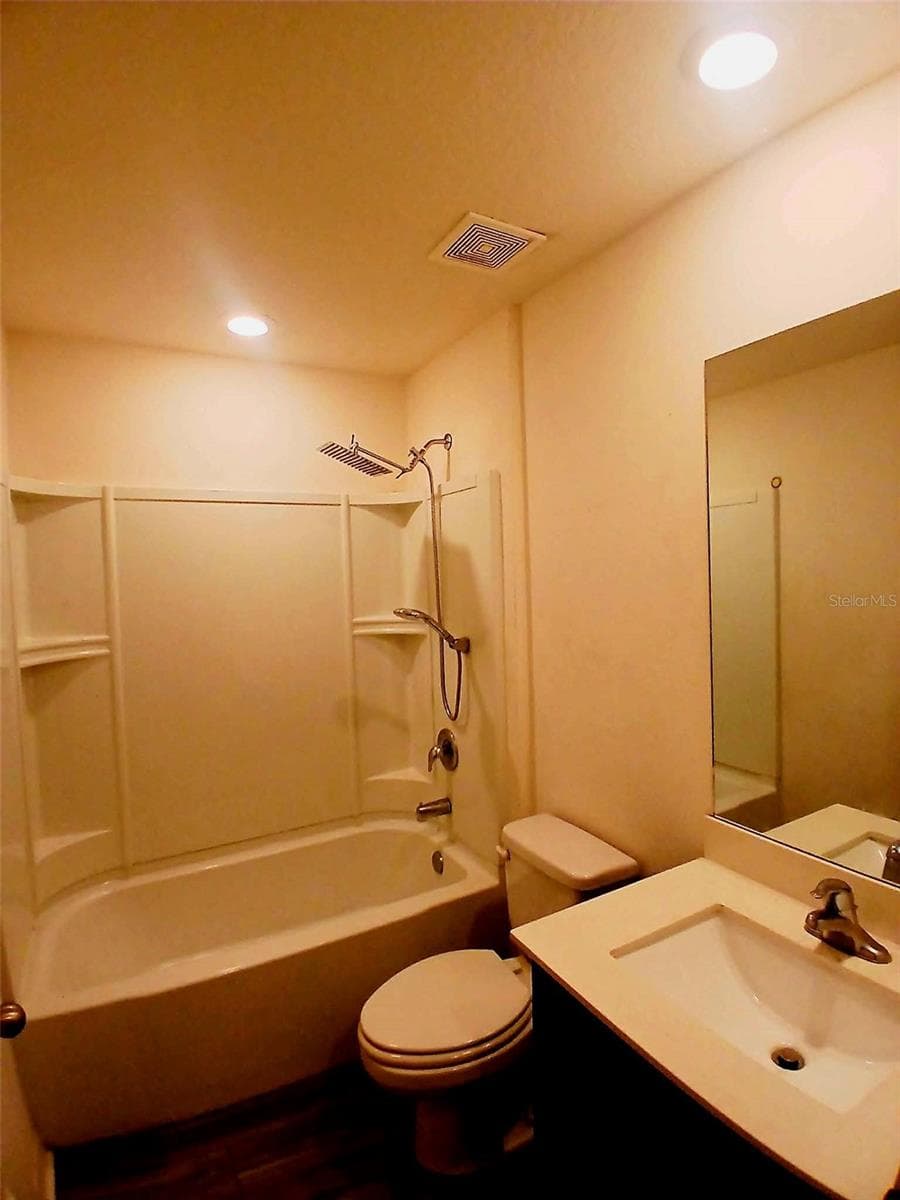 Bathroom - 707 CARACARA CT, POINCIANA