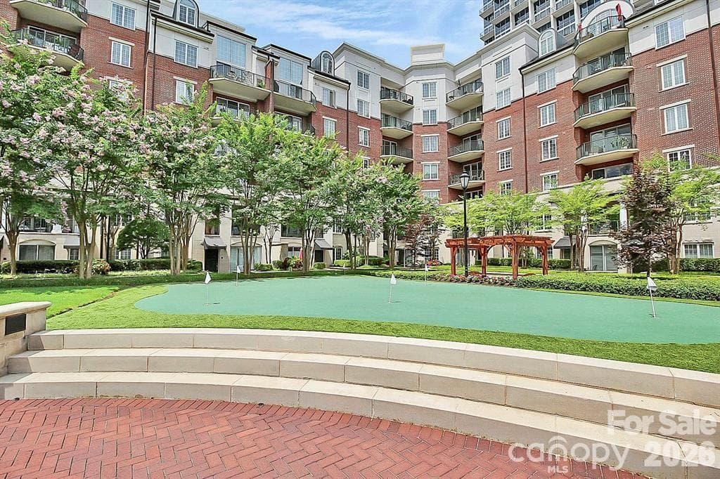 Condominium at 300 W 5th Street, Charlotte, photo 45 of 48