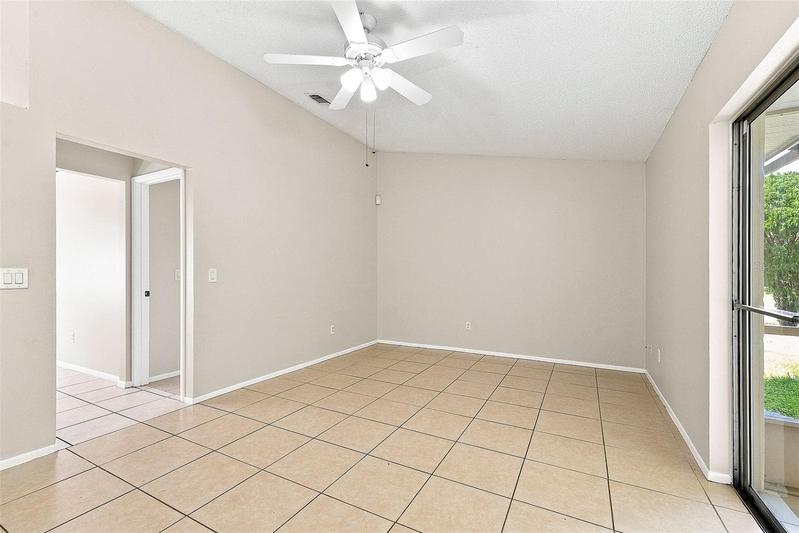 Single Family Residence at 7720 LAKESIDE WOODS DR, ORLANDO, photo 2 of 21