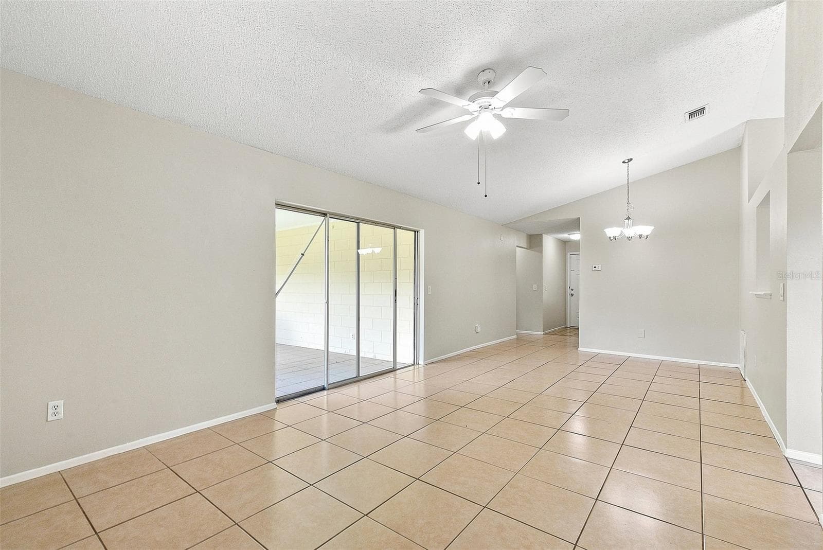 Single Family Residence at 7720 LAKESIDE WOODS DR, ORLANDO, photo 4 of 21