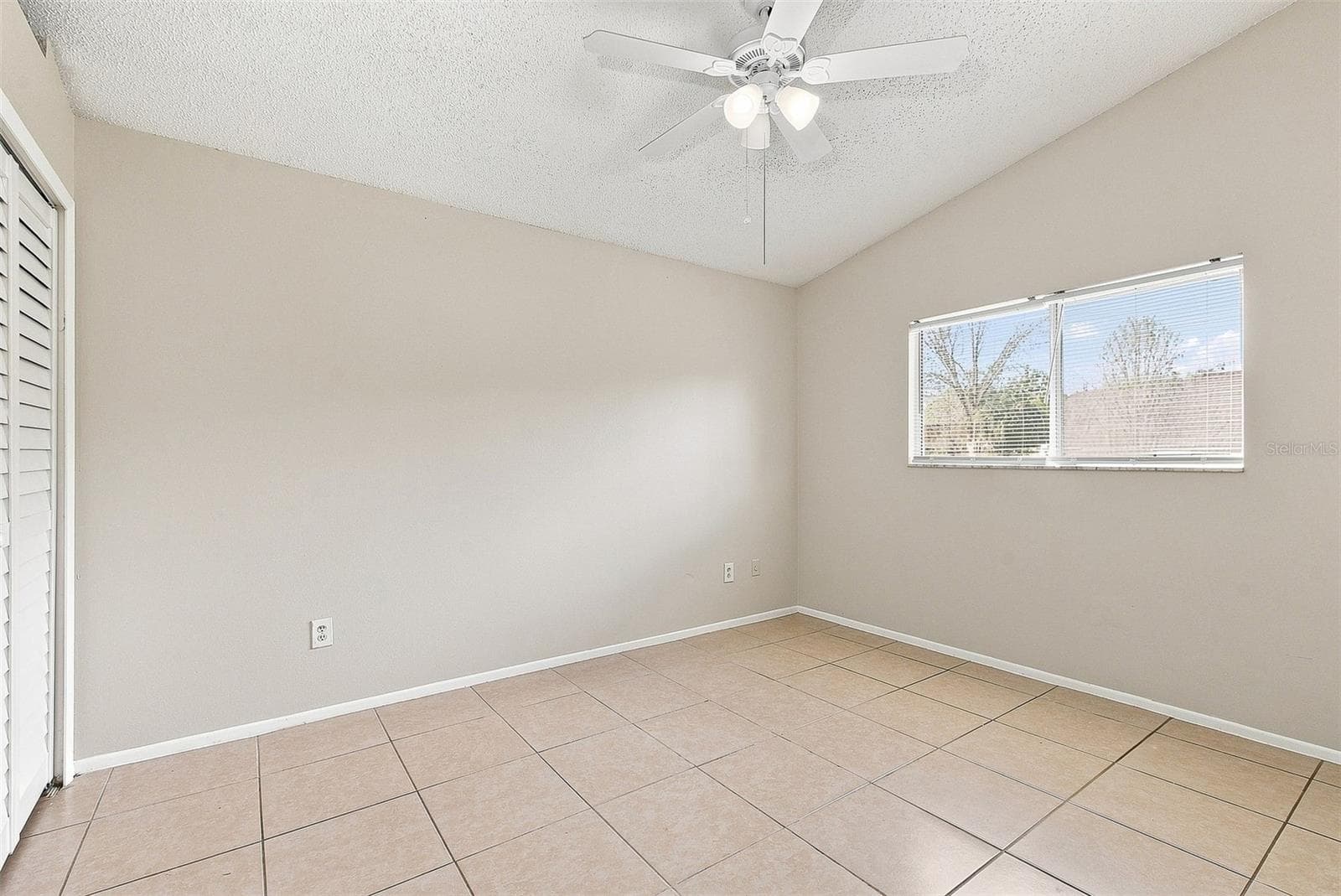 Single Family Residence at 7720 LAKESIDE WOODS DR, ORLANDO, photo 8 of 21