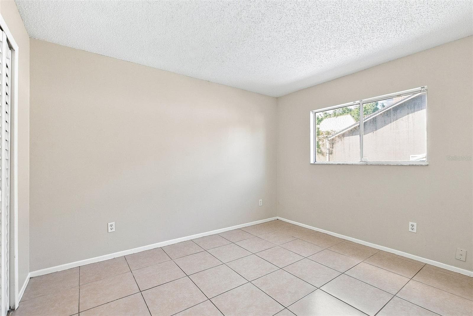 Single Family Residence at 7720 LAKESIDE WOODS DR, ORLANDO, photo 11 of 21