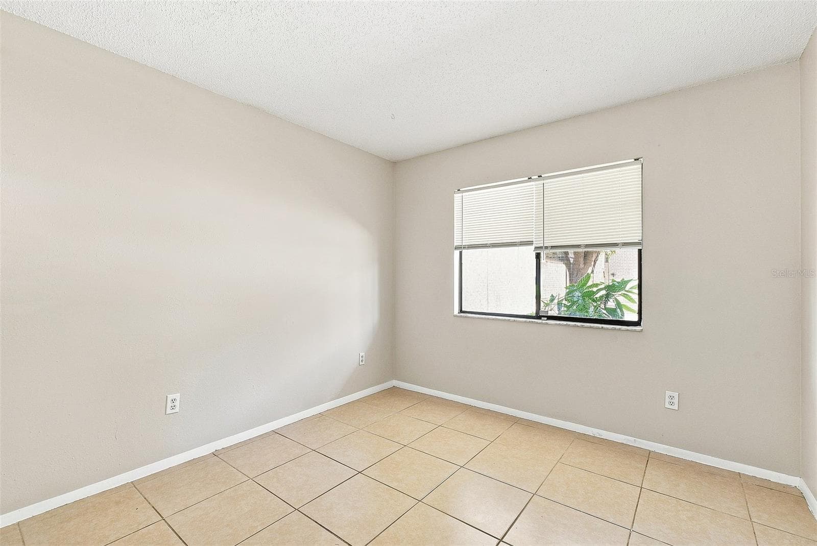 Single Family Residence at 7720 LAKESIDE WOODS DR, ORLANDO, photo 12 of 21