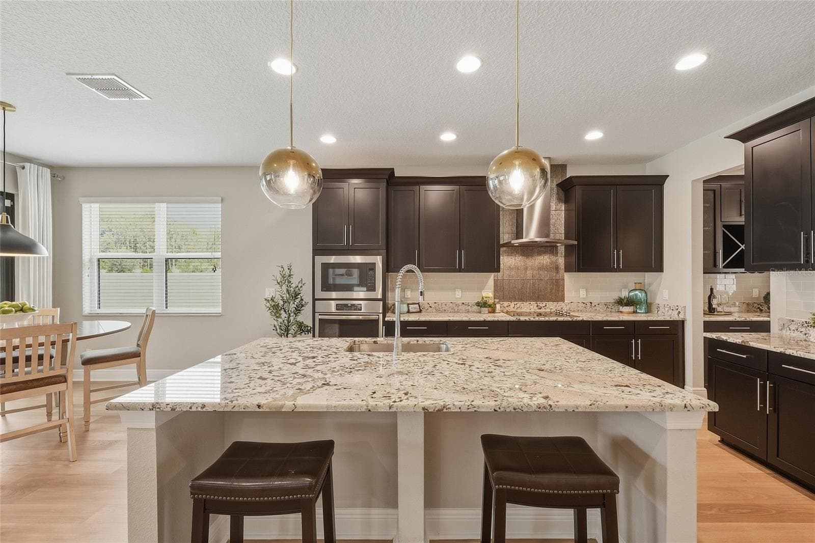 Single Family Residence at 10702 PLEASANT KNOLL DR, TAMPA, photo 11 of 71