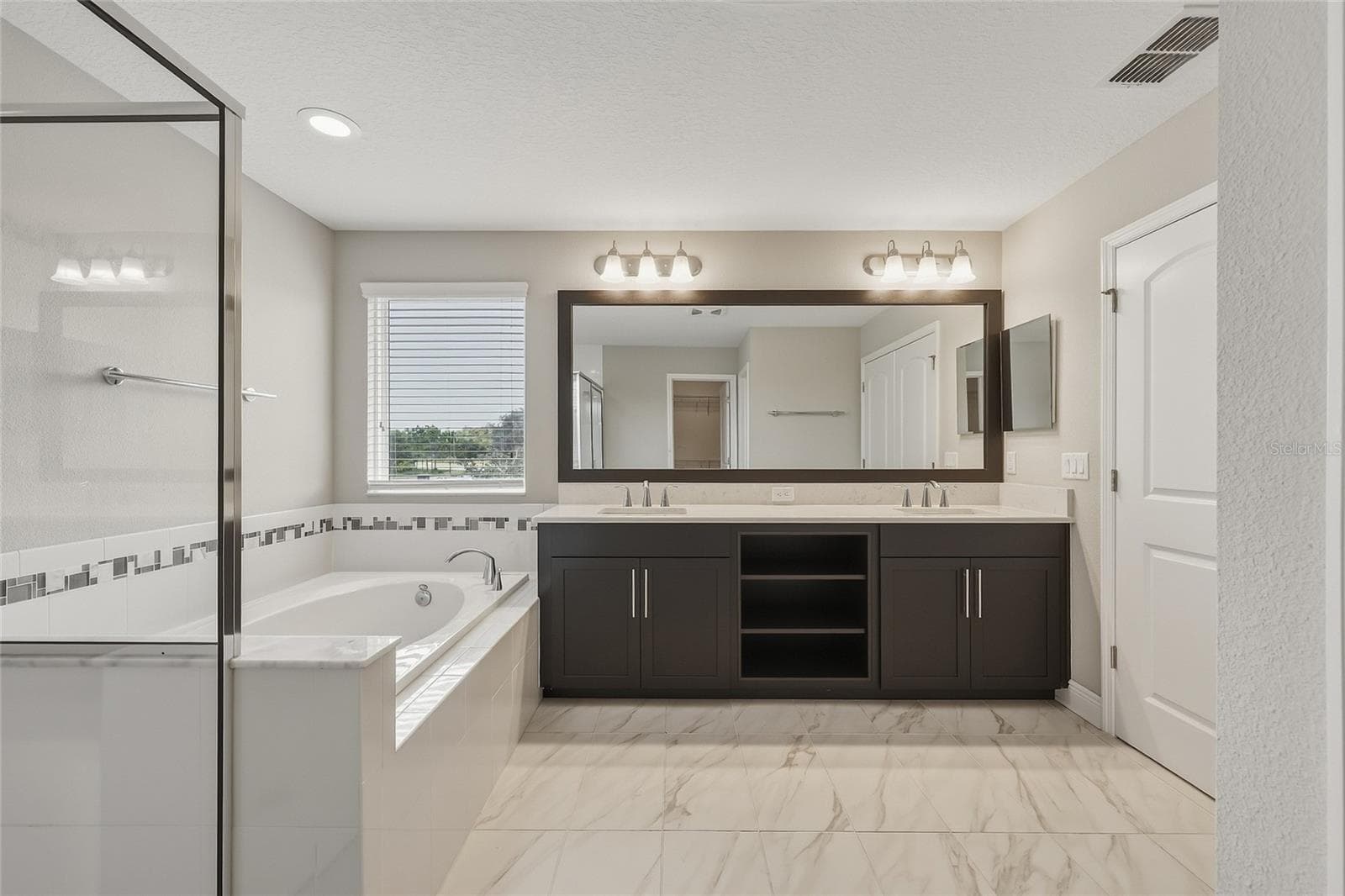 Second Level Primary Bathroom - 10702 PLEASANT KNOLL DR, TAMPA