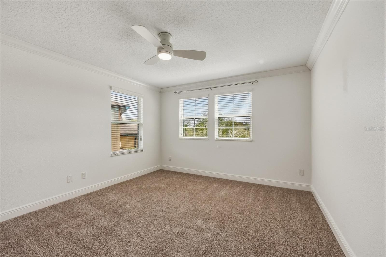 Bedroom 5, which also features a walk-in closet - 10702 PLEASANT KNOLL DR, TAMPA