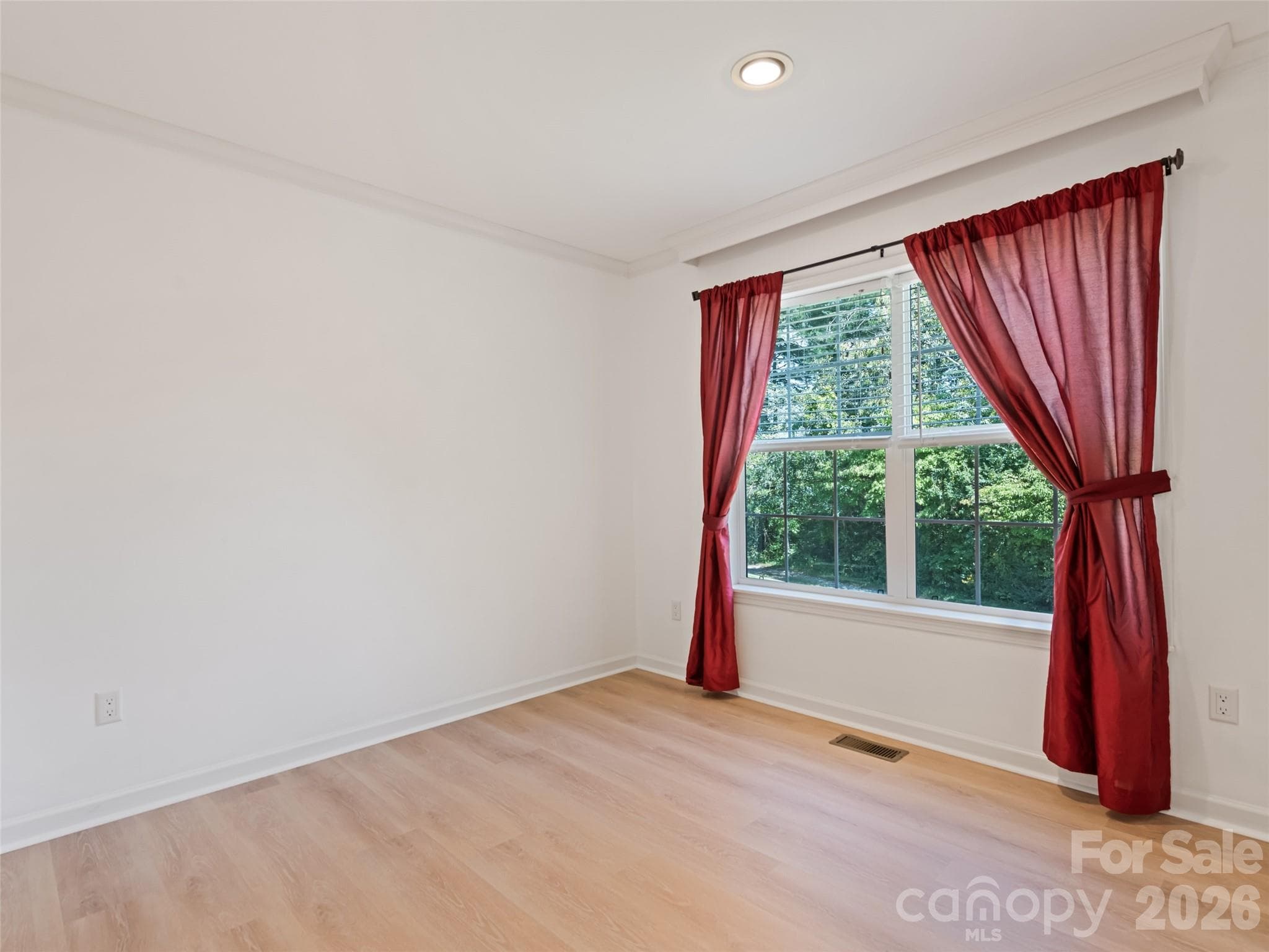 Single Family Residence at 10 Enochs Way, Fletcher, photo 5 of 21