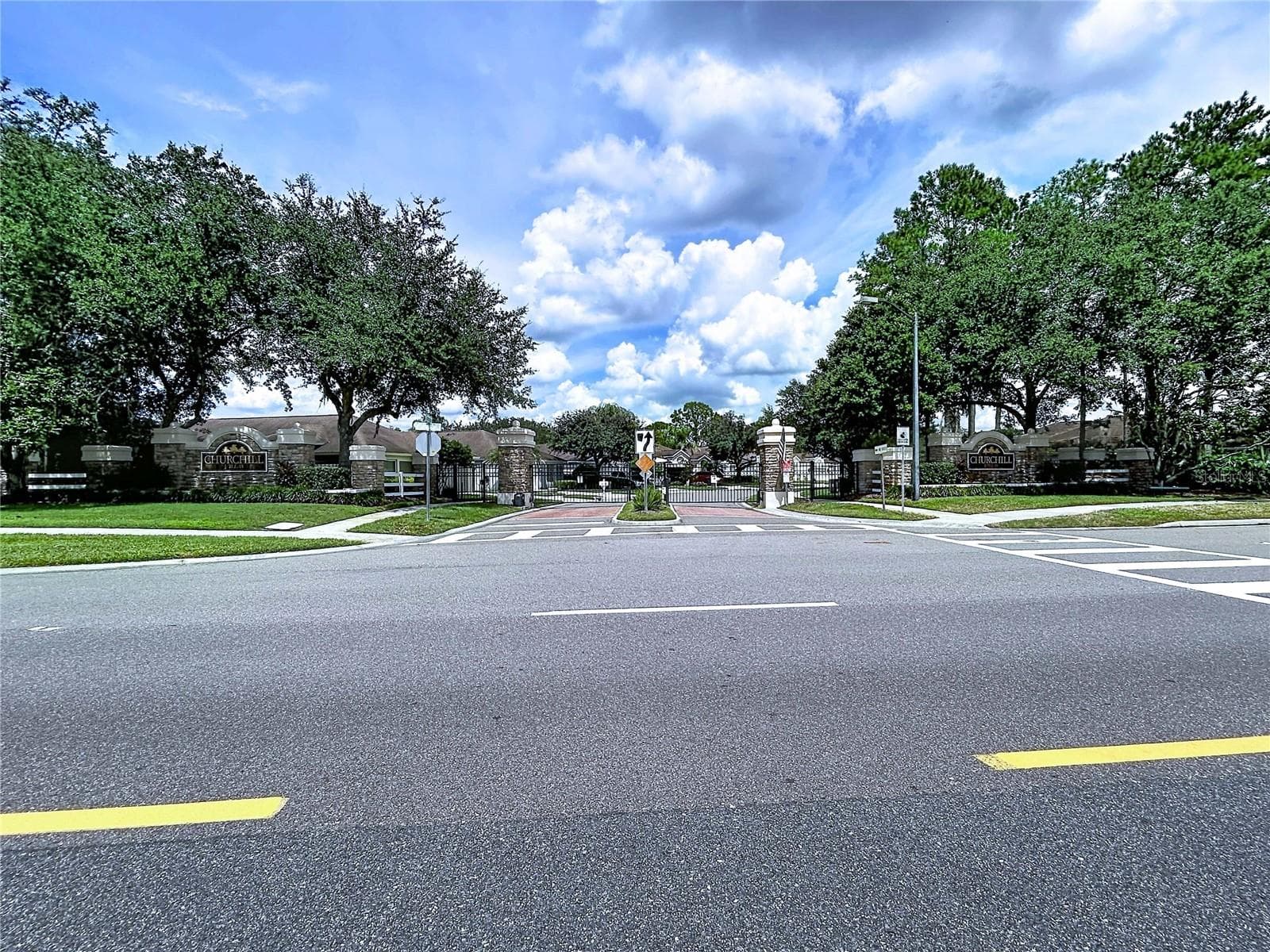 Single Family Residence at 5605 CANNONADE DR, WESLEY CHAPEL, photo 6 of 90