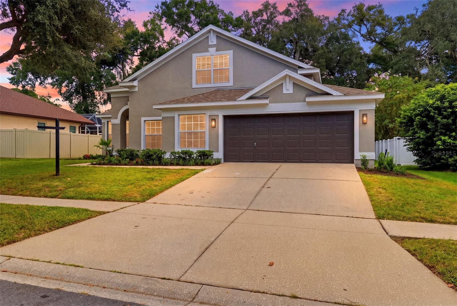 Single Family Residence at 2927 MINUTEMAN LN, BRANDON, photo 2 of 63