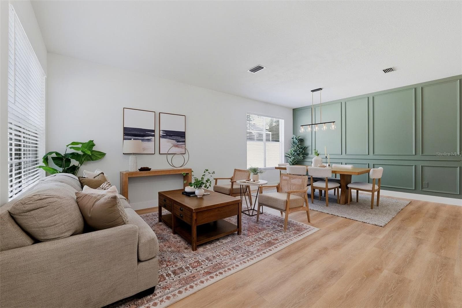 living/dining combo - 2927 MINUTEMAN LN, BRANDON