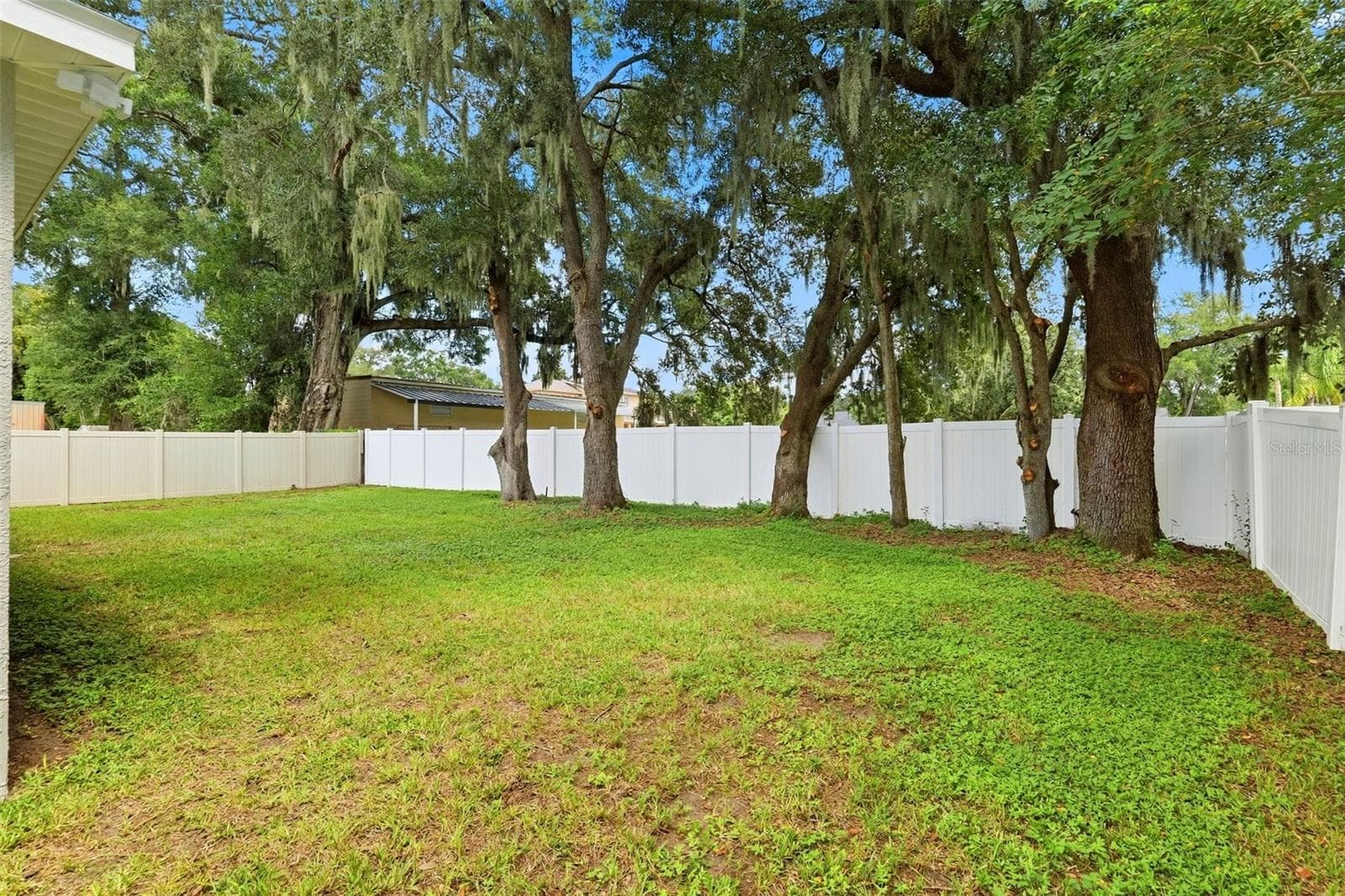 Single Family Residence at 2927 MINUTEMAN LN, BRANDON, photo 50 of 63