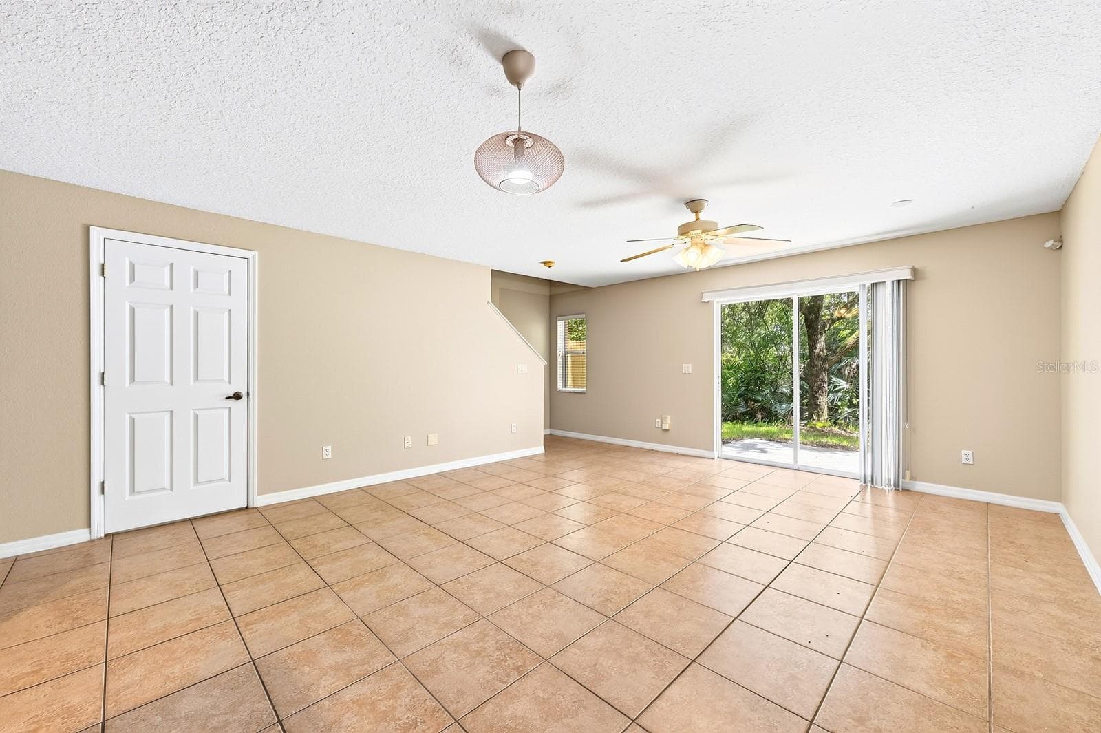 Open concept main floor. - 4559 LACEBARK TRL, OVIEDO