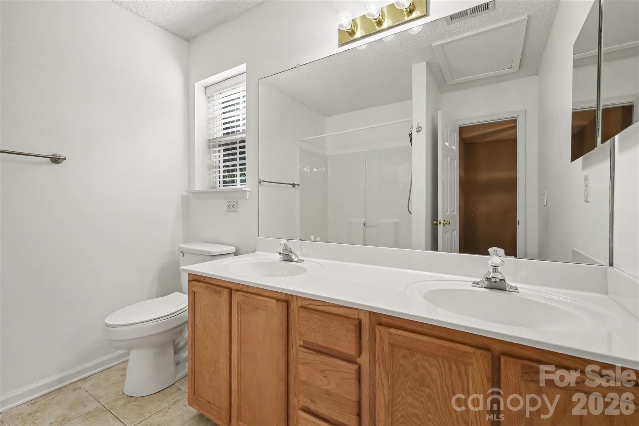 Townhouse at 10134 Frosty Lane, Charlotte, photo 18 of 26