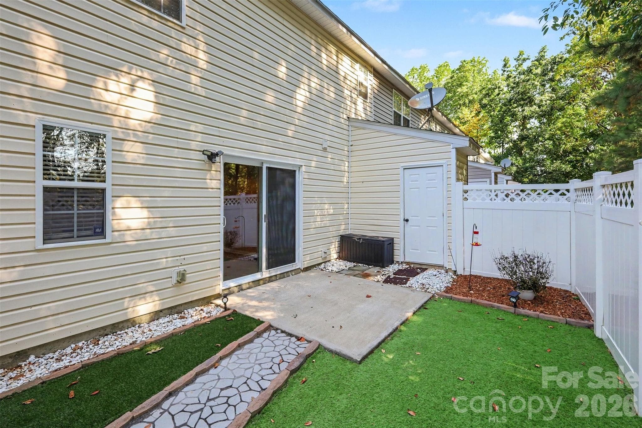 Townhouse at 10134 Frosty Lane, Charlotte, photo 23 of 26