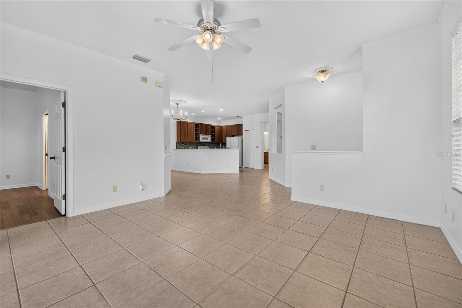 Villa at 125 SHELL FALLS DR, APOLLO BEACH, photo 4 of 42