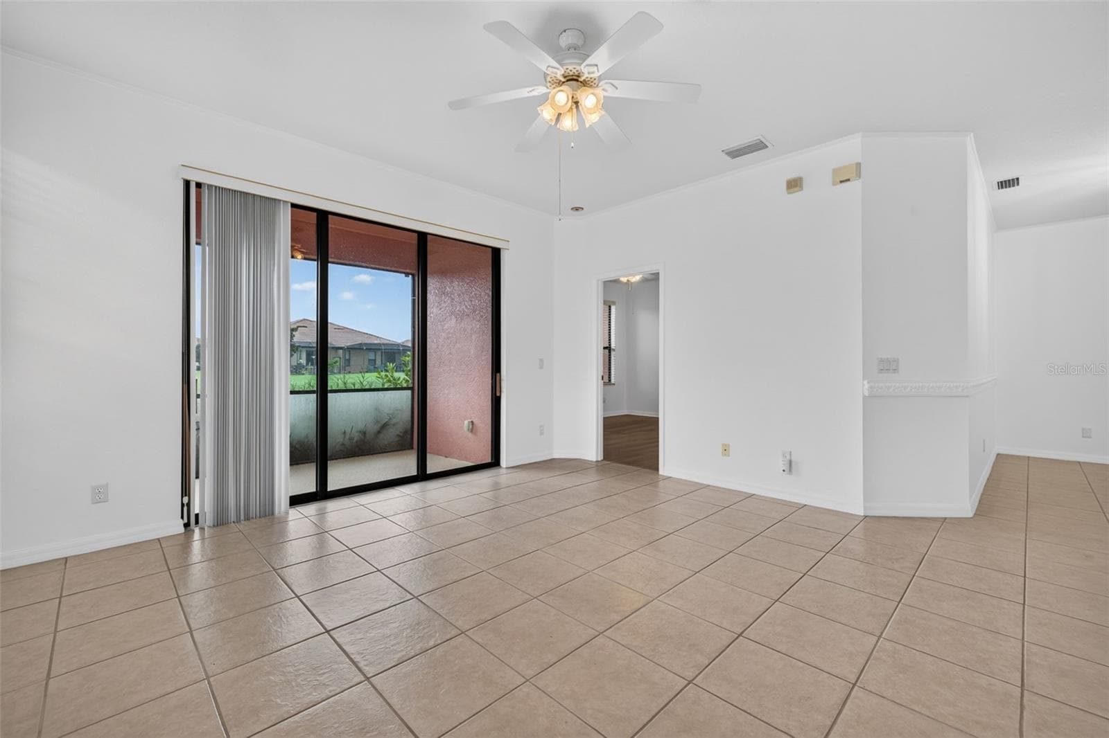Villa at 125 SHELL FALLS DR, APOLLO BEACH, photo 6 of 42