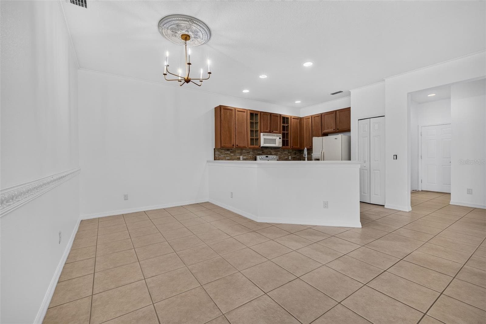 Villa at 125 SHELL FALLS DR, APOLLO BEACH, photo 7 of 42