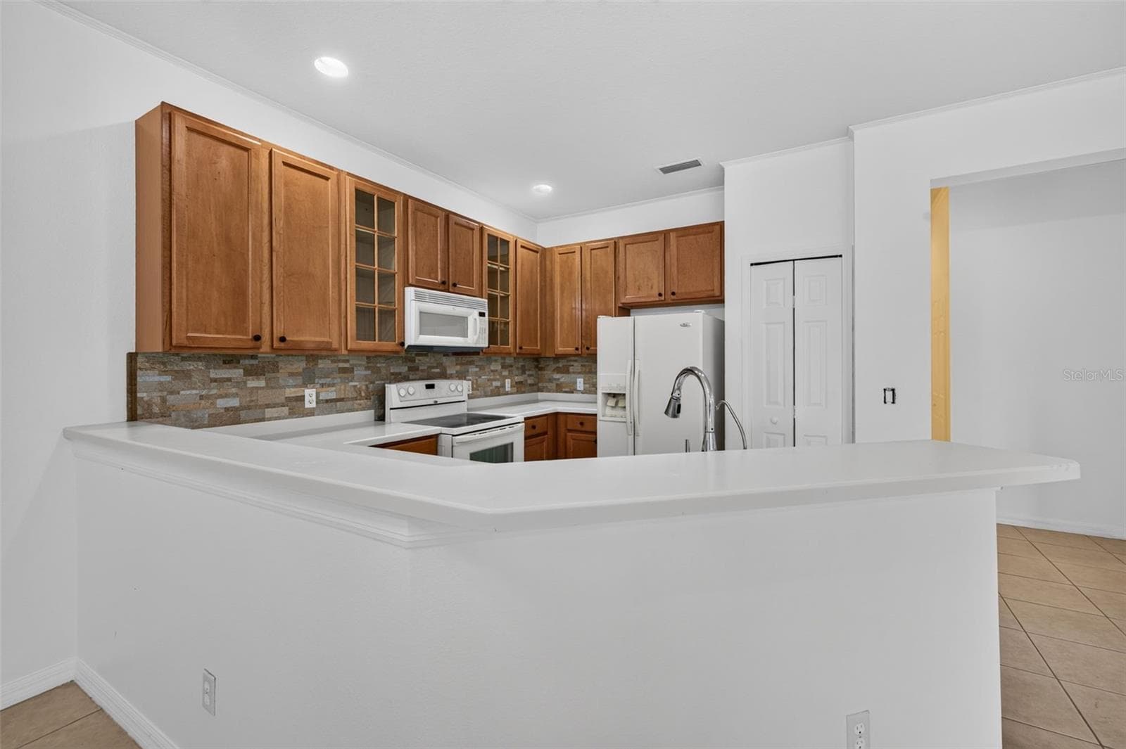 Villa at 125 SHELL FALLS DR, APOLLO BEACH, photo 8 of 42