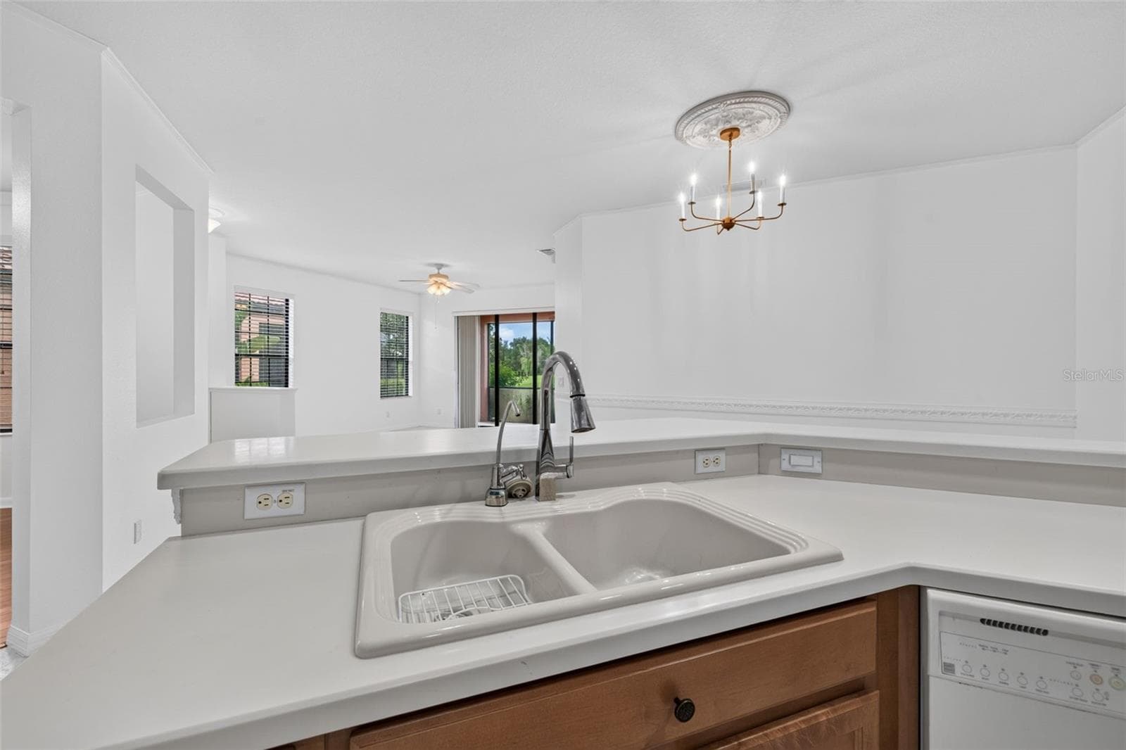 Villa at 125 SHELL FALLS DR, APOLLO BEACH, photo 13 of 42