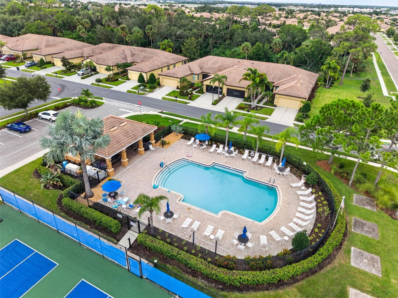 Villa at 125 SHELL FALLS DR, APOLLO BEACH, photo 23 of 42
