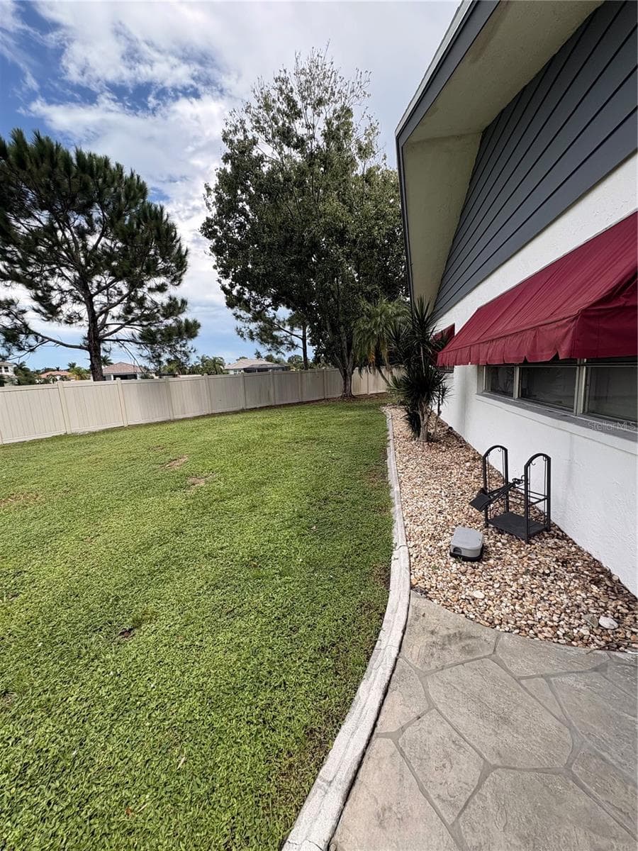 Single Family Residence at 1936 ROLLING GREEN CIR, SARASOTA, photo 5 of 30
