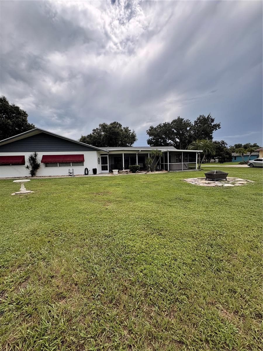 Single Family Residence at 1936 ROLLING GREEN CIR, SARASOTA, photo 7 of 30